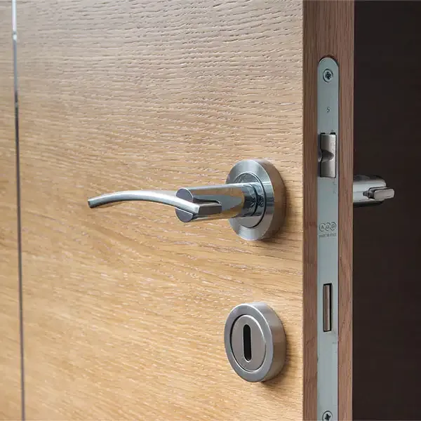 Ouverture de porte bloquée à Nice